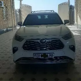 Toyota Highlander 2020