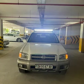 Nissan Pathfinder 2001