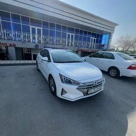 Hyundai Elantra 2026