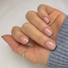 нужны модели на маникюр