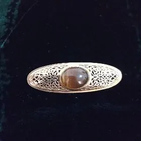 yerewan gyzyl broșka