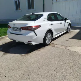 Toyota Camry 2018