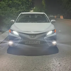 Toyota Camry 2021