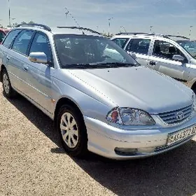Toyota Avensis 2002