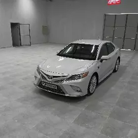 Toyota Camry 2020