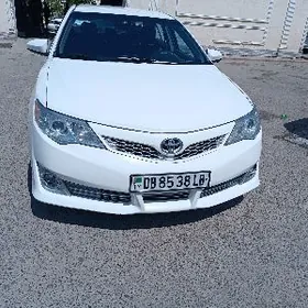 Toyota Camry 2014