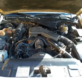 Ford LTD Crown Victoria 1995