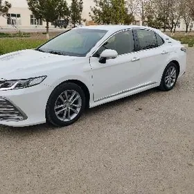 Toyota Camry Hybrid 2021