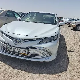 Toyota Camry 2020