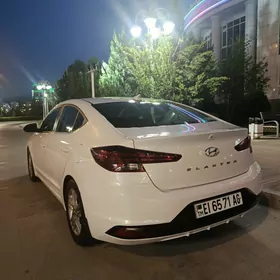 Hyundai Elantra 2020
