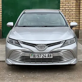 Toyota Camry 2019