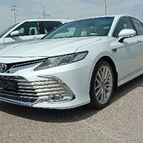 Toyota Camry Hybrid 2021