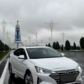 Hyundai Elantra 2020