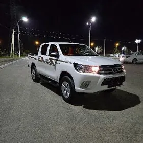 Toyota Hilux 2019