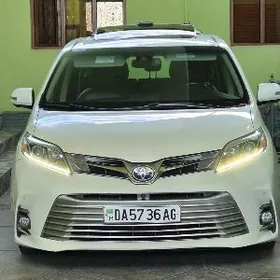 Toyota Sienna 2020