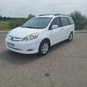 Toyota Sienna 2008