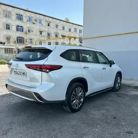 Toyota Highlander 2022