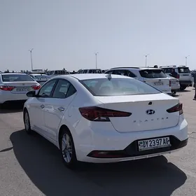 Hyundai Elantra 2020
