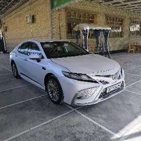 Toyota Camry 2020