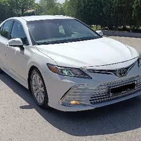 Toyota Camry 2020