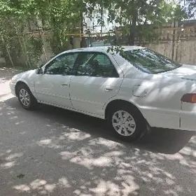 Toyota Camry 2000