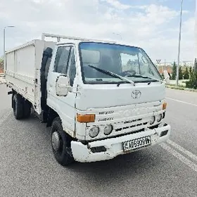 Toyota Dyna 1989