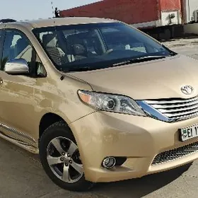Toyota Sienna 2011