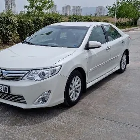 Toyota Camry 2013