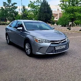 Toyota Camry 2015