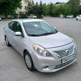 Nissan Versa 2012