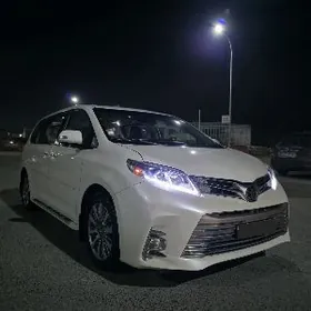 Toyota Sienna 2019