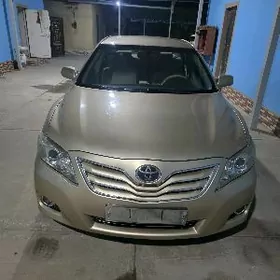 Toyota Camry 2011