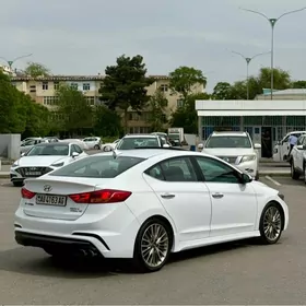 Hyundai Elantra 2018