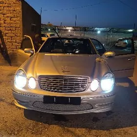 Mercedes-Benz E320 2003