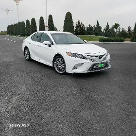 Toyota Camry 2019