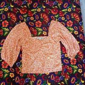 короткая блузка