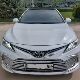 Toyota Camry 2018