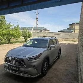 Toyota Highlander 2020