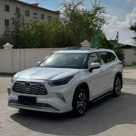 Toyota Highlander 2022