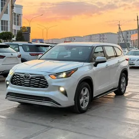 Toyota Highlander 2023