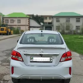 Mitsubishi Attrage 2021