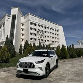 Toyota Highlander 2021