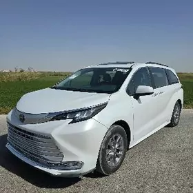 Toyota Sienna 2022