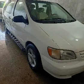 Toyota Sienna 2002