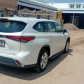 Toyota Highlander 2021
