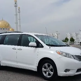 Toyota Sienna 2011
