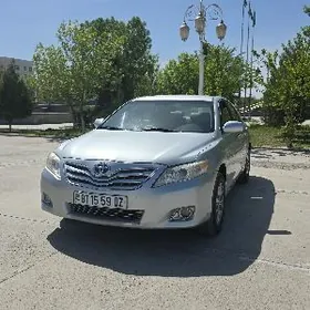 Toyota Camry 2010