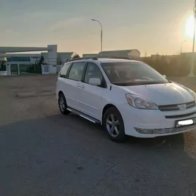 Toyota Sienna 2005