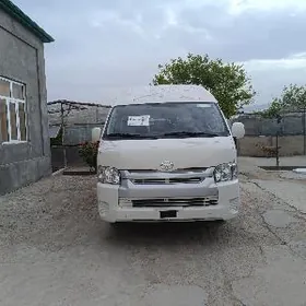 Toyota Hiace 2026
