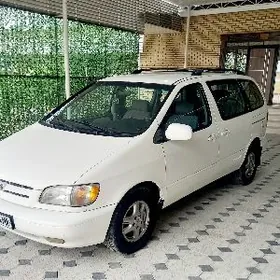 Toyota Sienna 2000